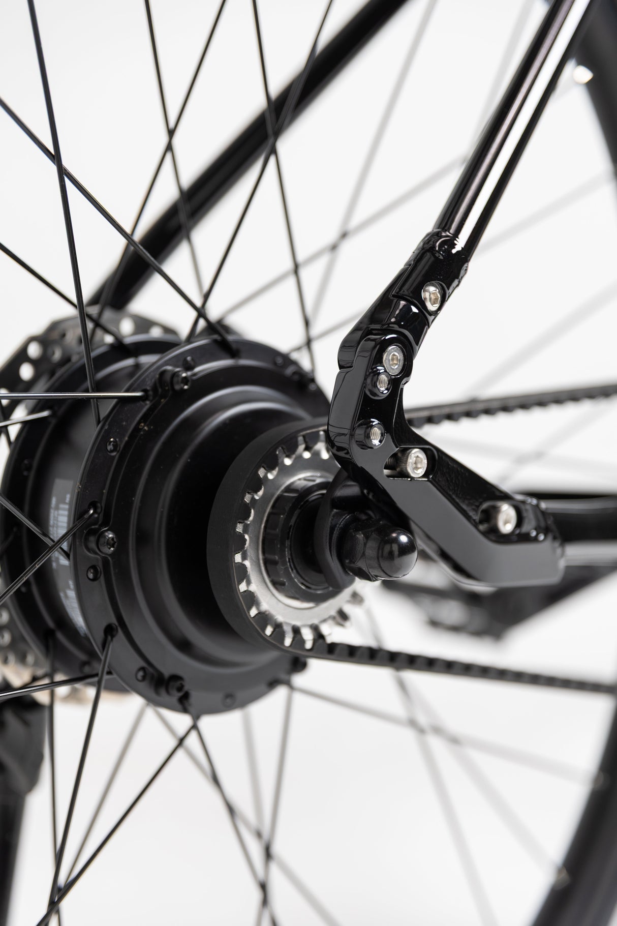 Sleek Black Surge Electric Commuter Bike: 90km Range, Carbon Drive, Lightweight Urban Ride