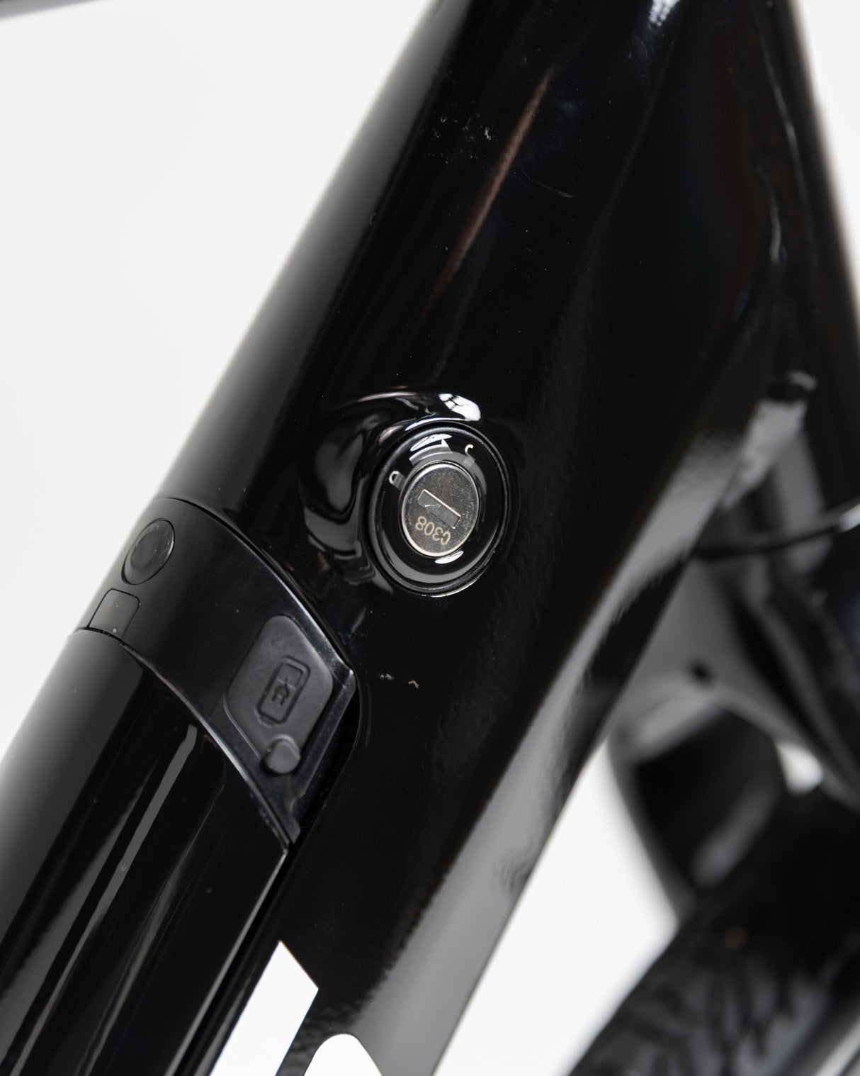 Sleek Black Surge Electric Commuter Bike: 90km Range, Carbon Drive, Lightweight Urban Ride