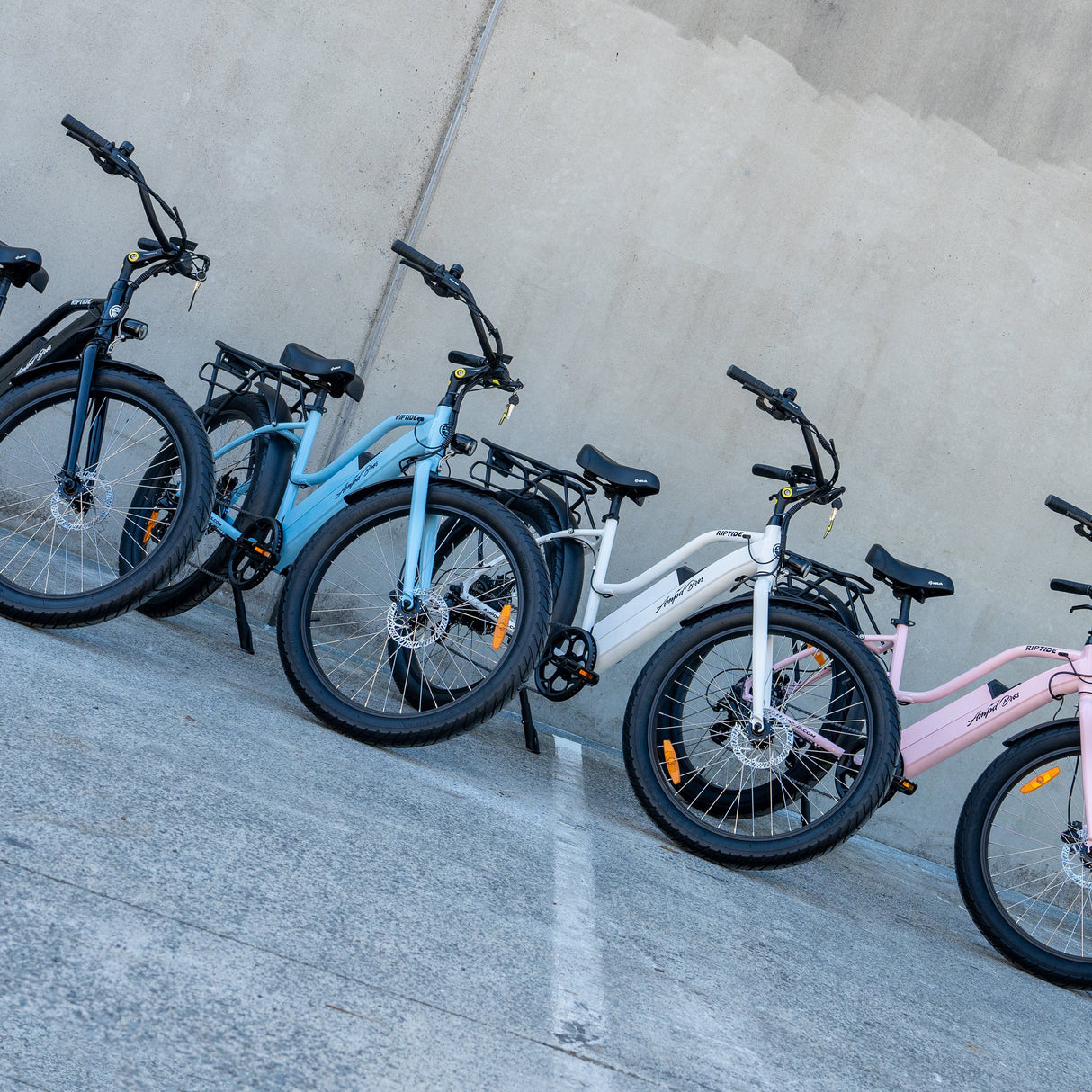 Riptide-S 3 Electric Beach Cruiser: Powerful Bafang Motor, Long Range, Comfort, Shimano